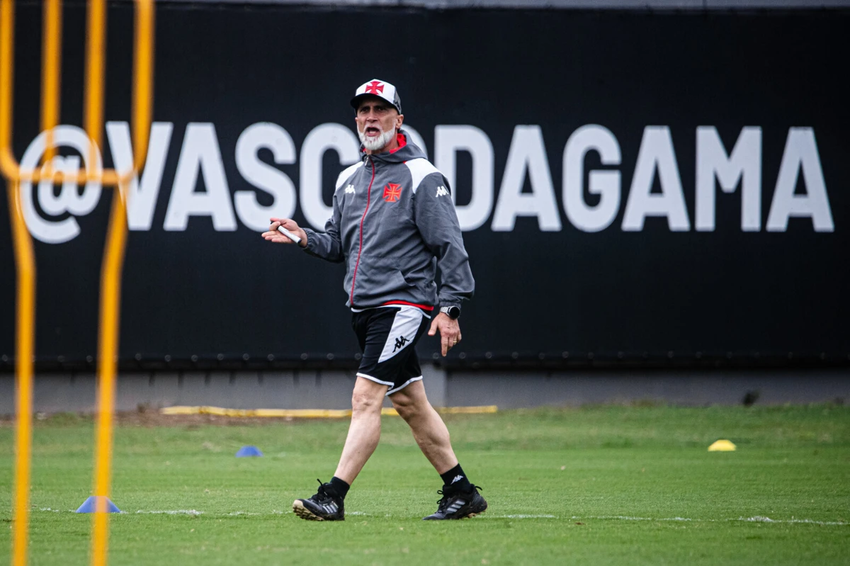 Imagem de contexto do artigo No Brasil avançam os motivos que levaram à demissão de Álvaro Pacheco