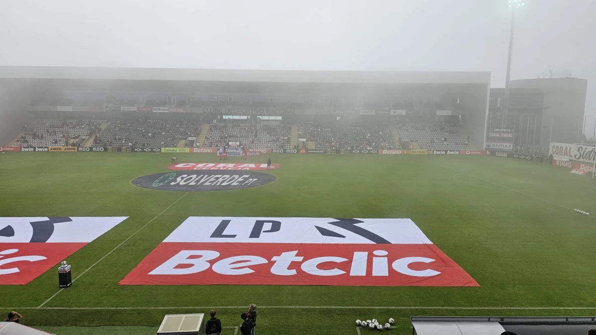 Imagem de contexto do artigo Vento leva IPMA a acreditar que Nacional-Benfica será disputado à hora marcada