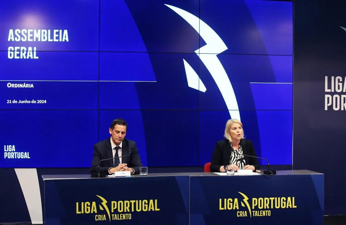 Helena Pires à direita