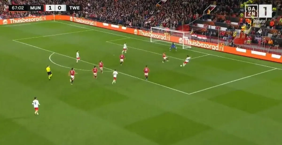 Imagem de contexto do artigo Manchester United-Twente: Eriksen marca, mas Lammers gela Old Trafford. Ora veja