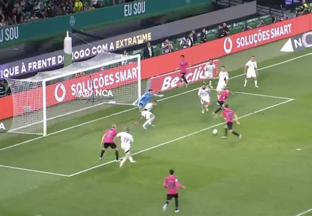 Imagem de contexto do artigo Sporting-Casa Pia: Daniel Bragança abre marcador após jogada de Trincão. Ora veja