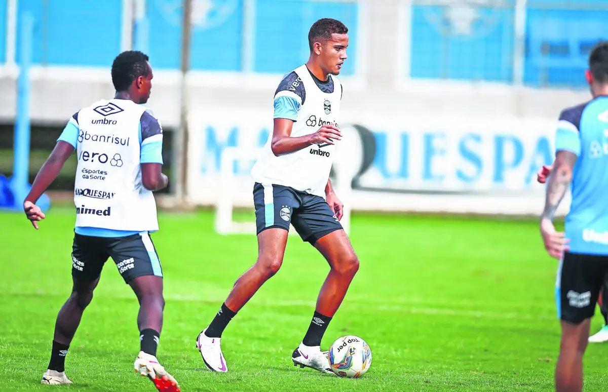 Gustavo Martins (Créditos: Lucas Uebel/Grémio)