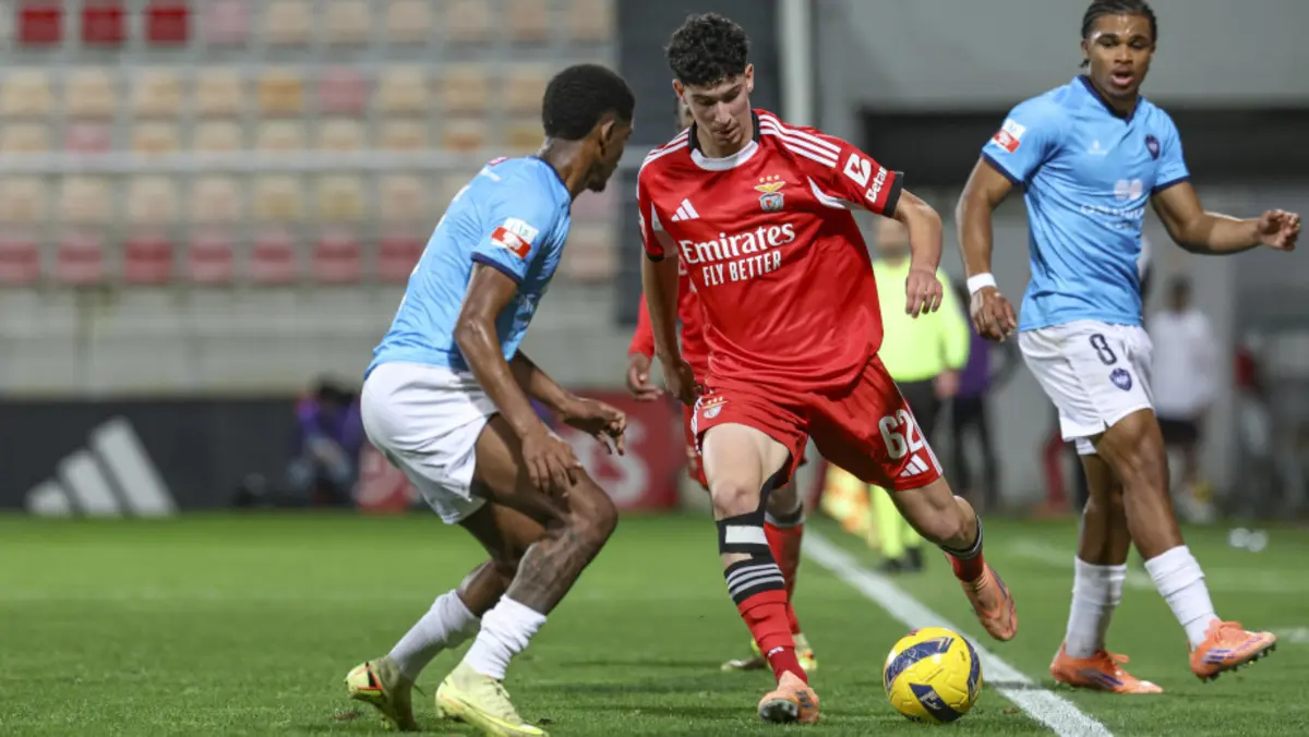 José Neto somou os primeiros minutos pelos bês diante da Oliveirense
