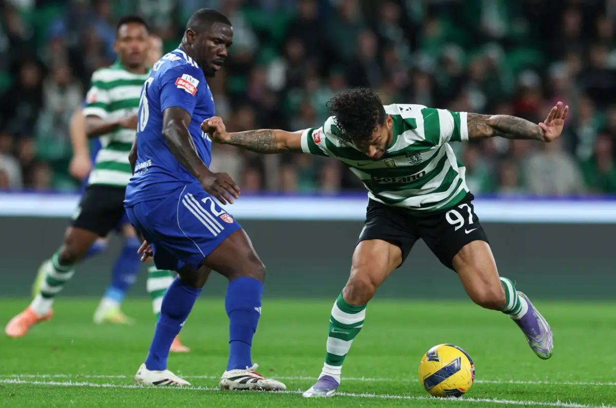 Carlos Ponck, na imagem num jogo contra o Sporting, disponível para o Dragão