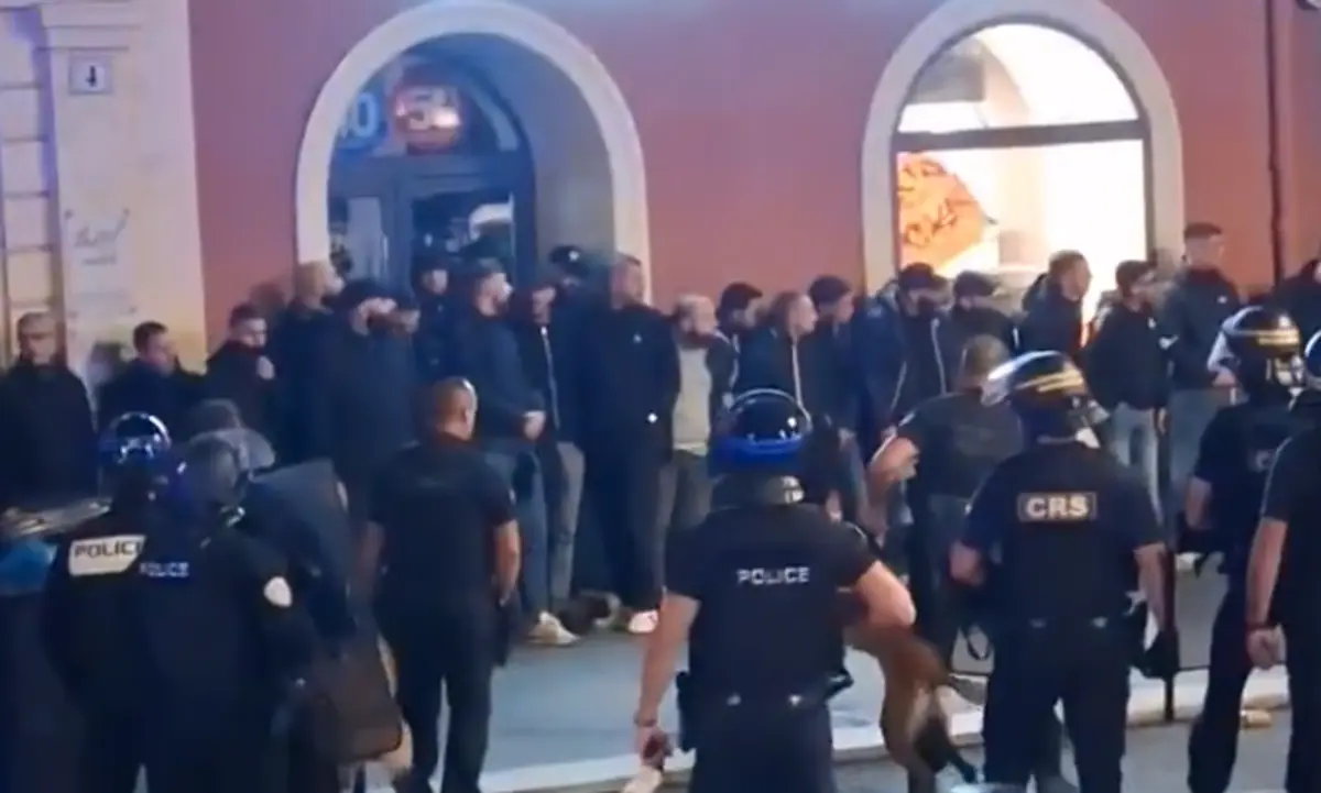 Imagem de contexto do artigo Liga Europa: Mais de uma centena de adeptos da Roma detidos em Nice