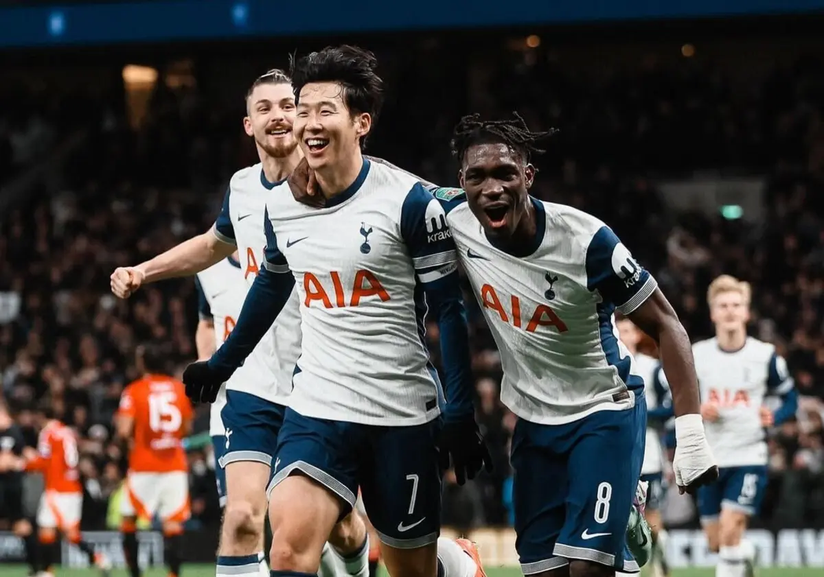 Son (créditos: Tottenham)