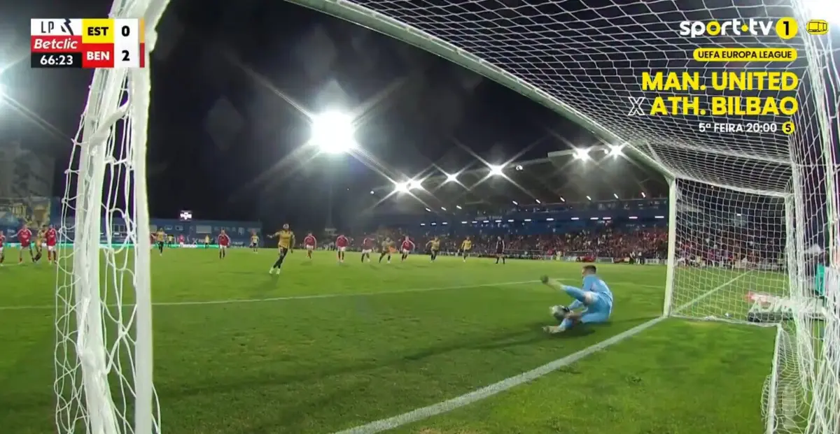 Imagem de contexto do artigo Trubin defendeu penálti no Estoril-Benfica: veja o momento