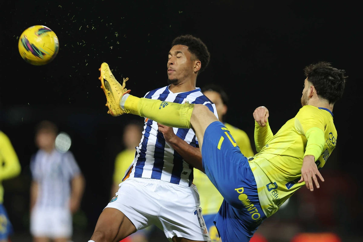 Danny Namaso em ação diante do Arouca (créditos: Miguel Pereira)