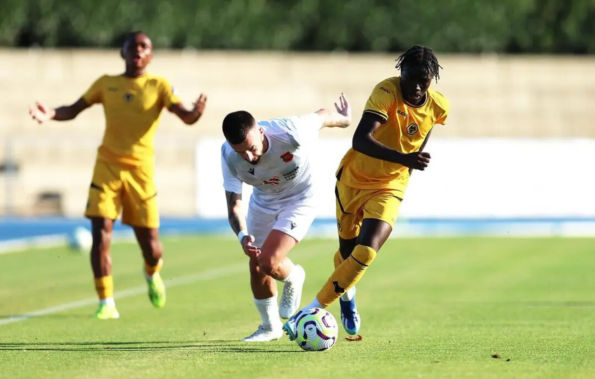 Mateus Mané nos juniores do Wolverhampton