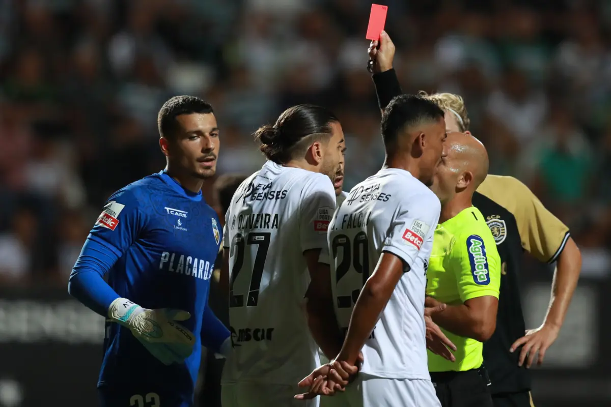 Luís Godinho foi o árbitro do Farense-Sporting