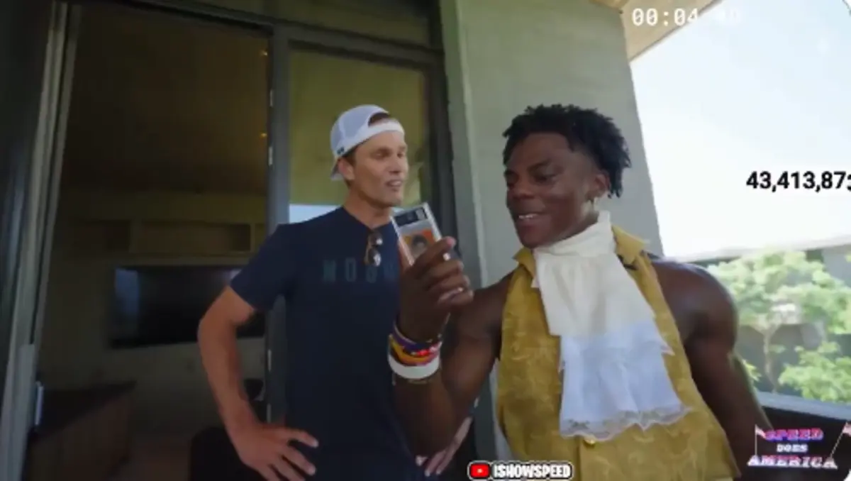 Imagem de contexto do artigo Veja a prenda de Tom Brady a IShowSpeed: uma carta de Ronaldo avaliada em 100 mil euros