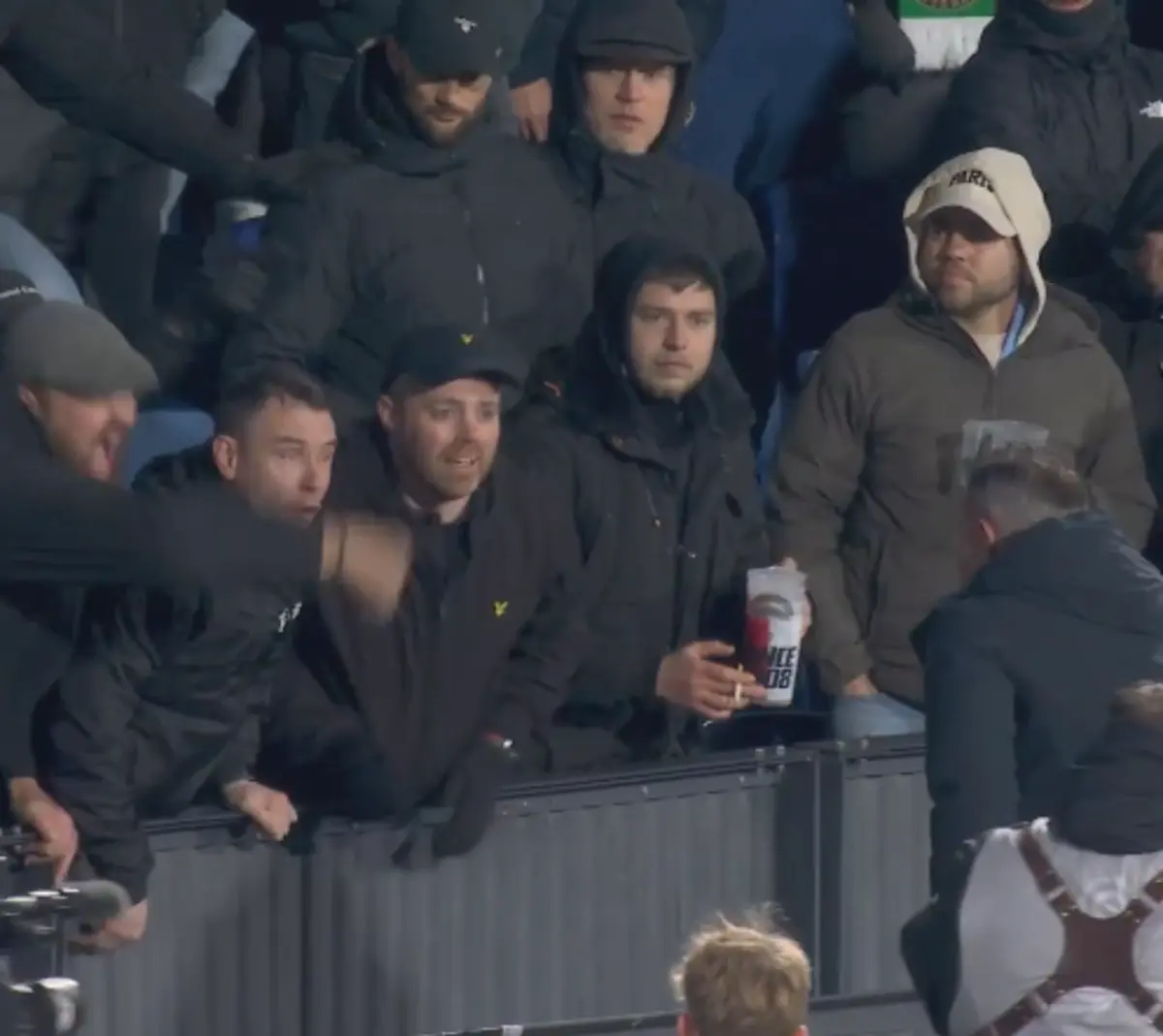 Imagem de contexto do artigo Van Persie encarou os adeptos do Feyenoord após mais uma derrota: veja o vídeo