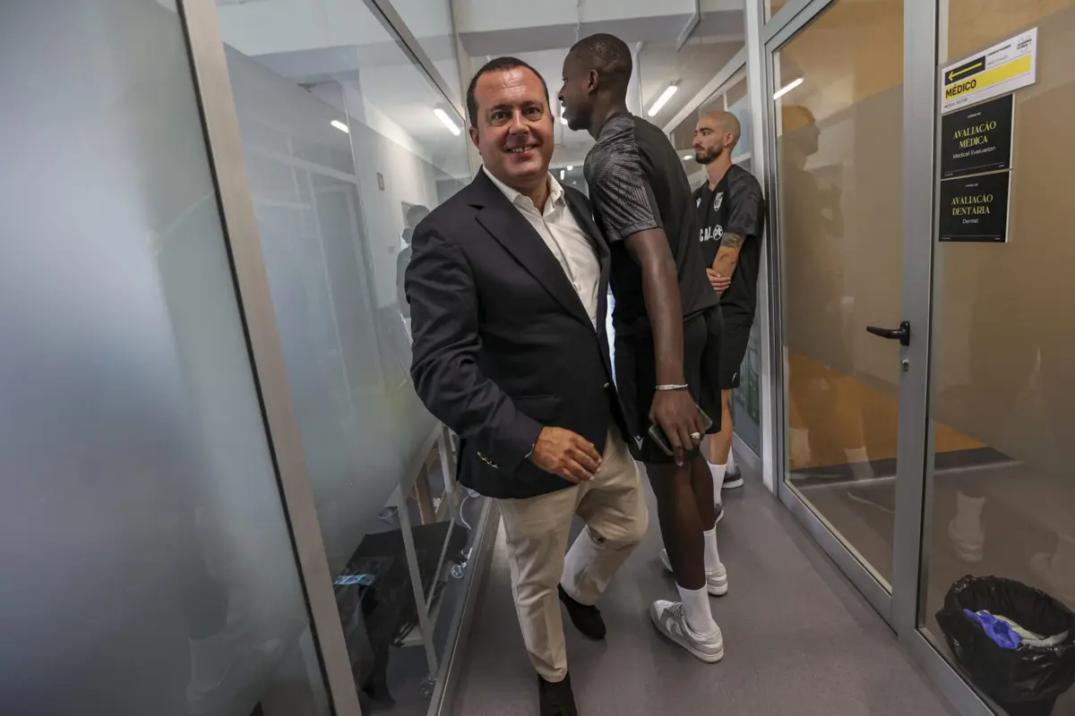 Imagem de contexto do artigo "Acredito que o Vitória nestes três anos vai ganhar um troféu"