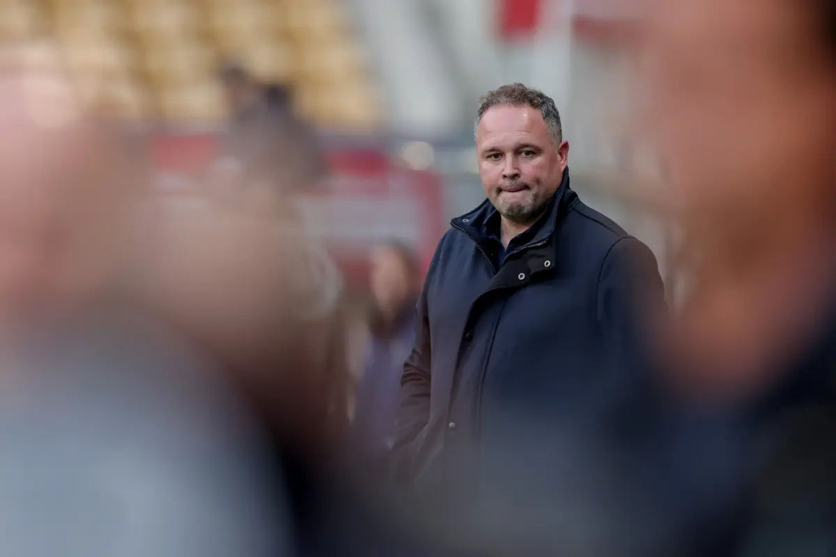 Imagem de contexto do artigo Vítor Campelos com equipa técnica definida no Aves SAD