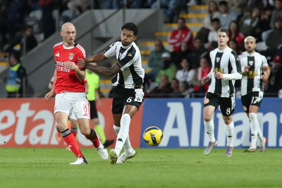 Aursnes e Matheus Dias no Nacional-Benfica