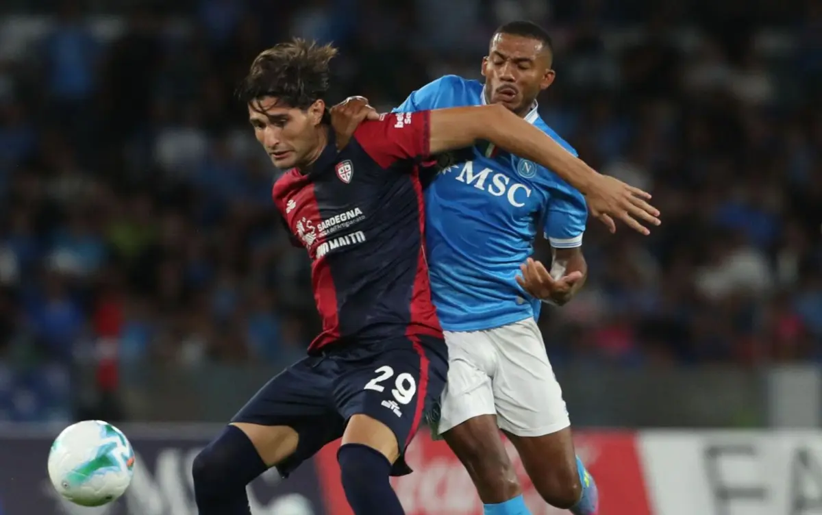 Juan Jesus, à direita