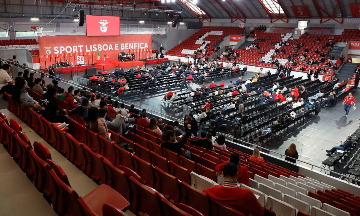 Imagem de contexto do artigo AG Extraordinária do Benfica: "Que possamos passar o Natal no primeiro lugar", diz Rui Costa