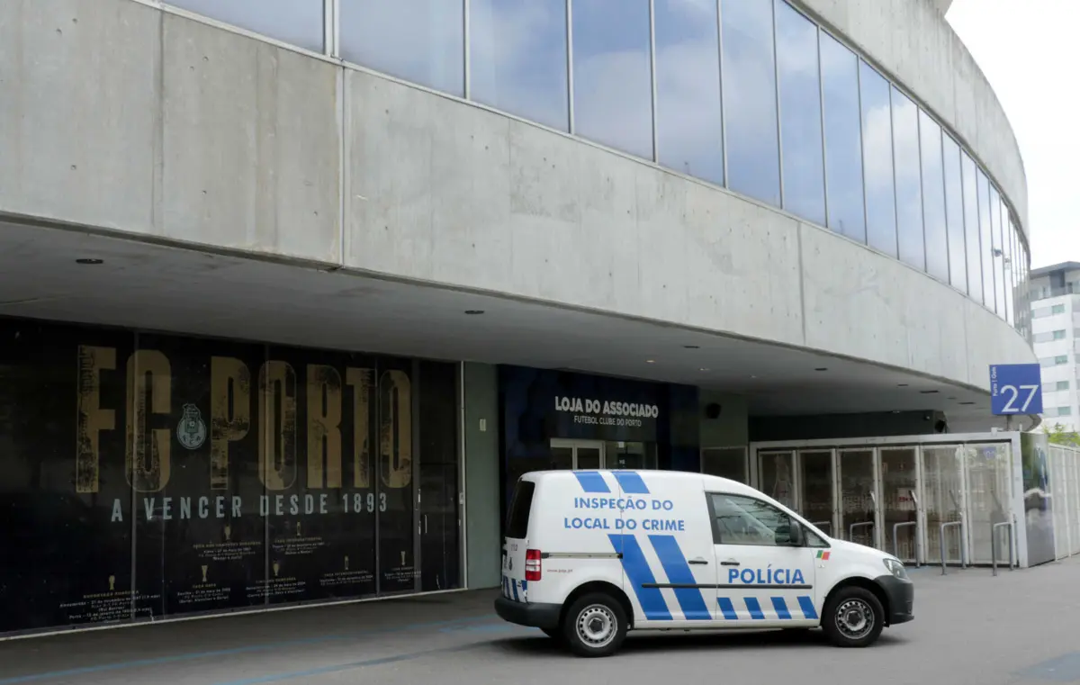 Polícia no Estádio do Dragão (Amin Chaar / Global Imagens)