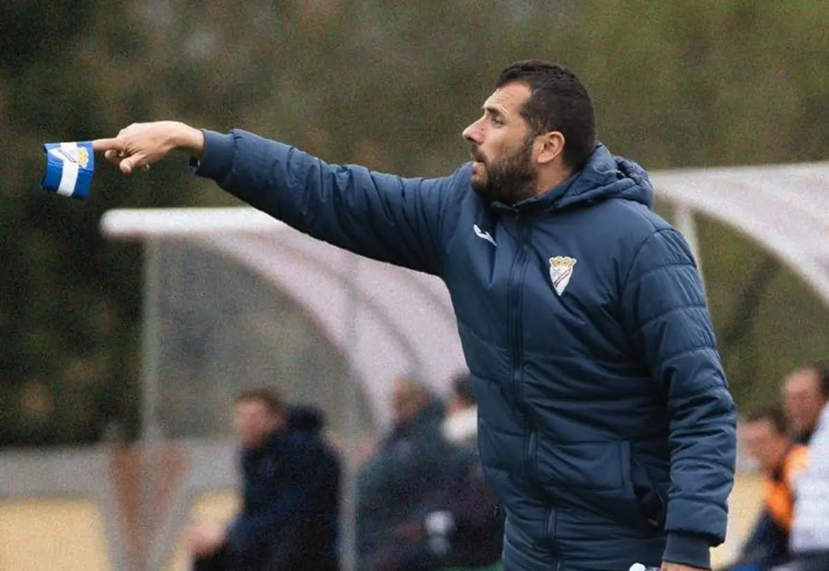 João Nuno, treinador do 1.º Dezembro