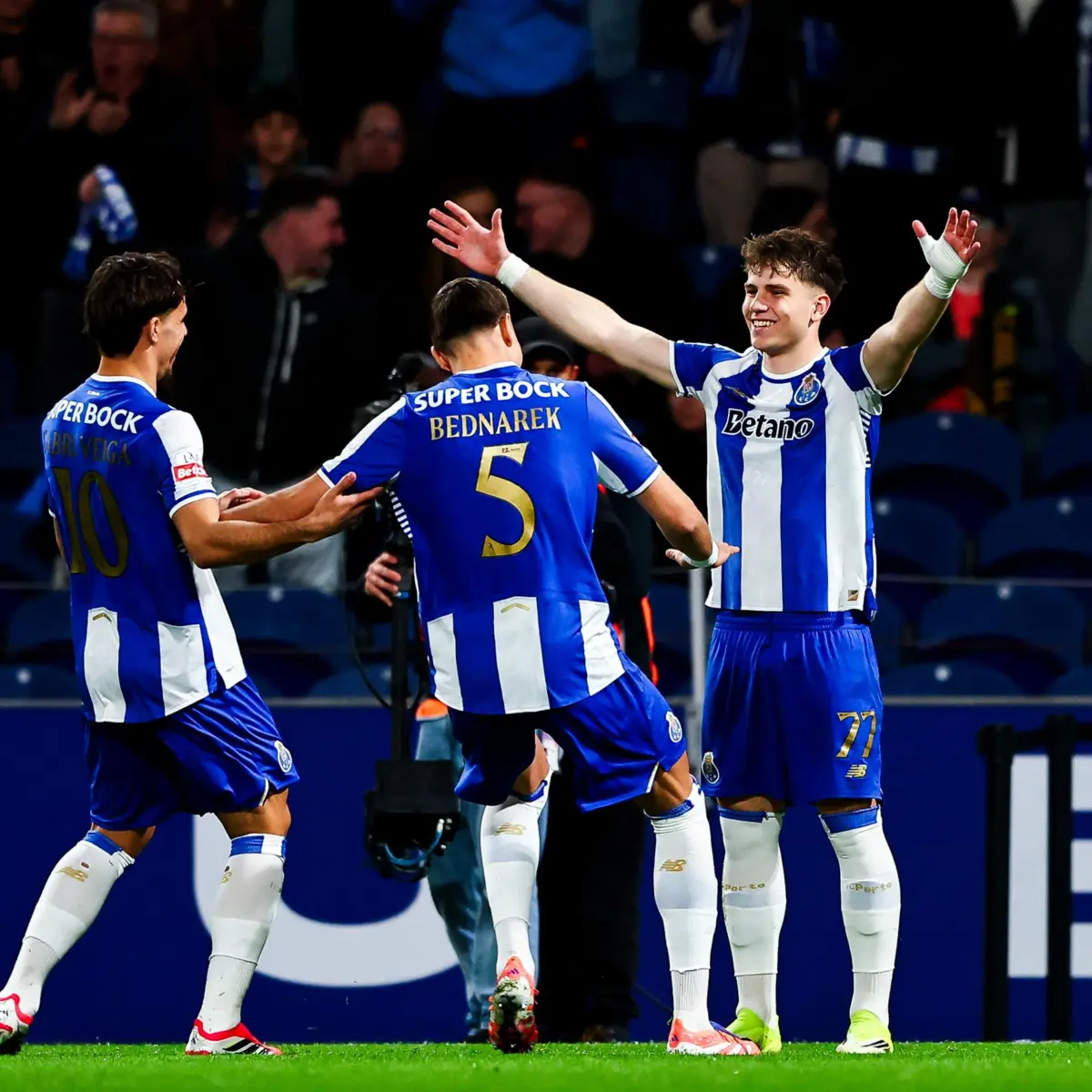 Oskar Pietuszewski abriu o marcador no FC Porto-Arouca