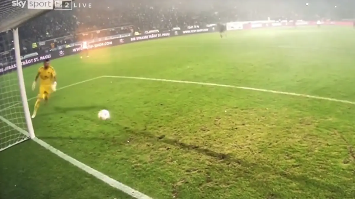 Imagem de contexto do artigo Um momento absurdo de Daniel Fernandes no St. Pauli-Hamburgo. Veja o vídeo