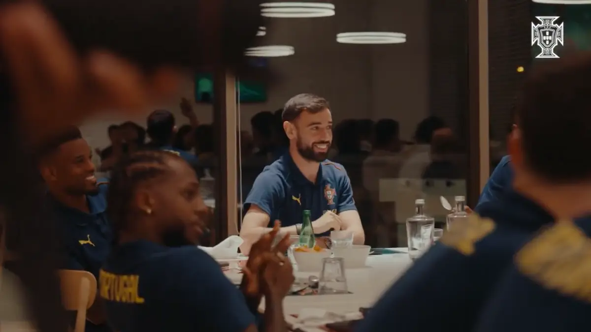 Imagem de contexto do artigo Seleção Nacional à mesa reagiu desta forma ao título europeu de sub-17