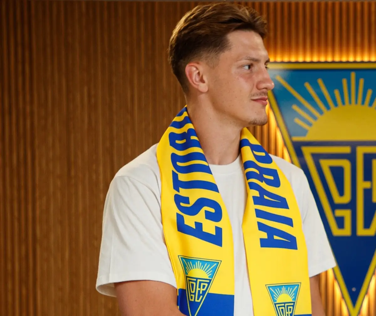 Imagem de contexto do artigo Estoril apresenta defesa-central austríaco