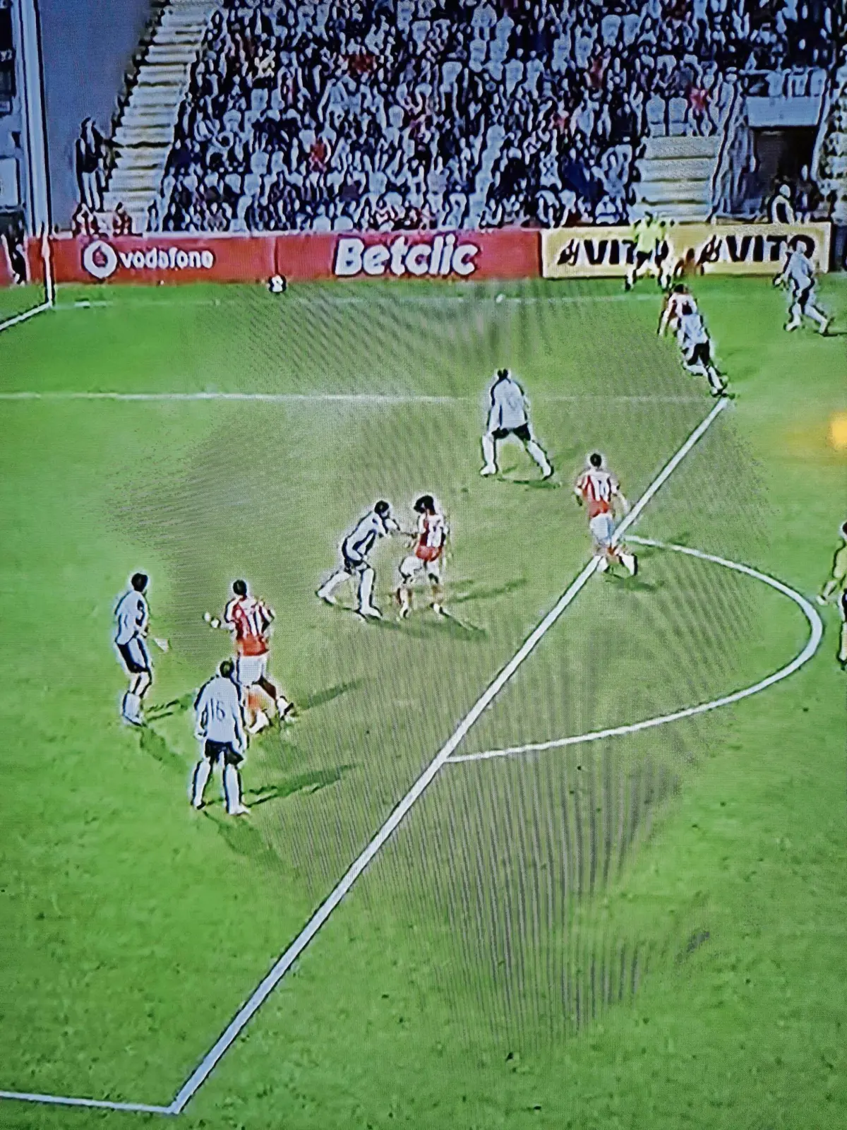 Imagem de contexto do artigo Tribunal O JOGO | Ficou penálti por assinalar sobre Barreiro no Nacional-Benfica?