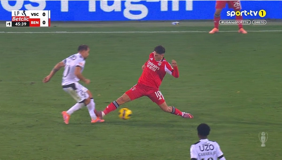 Lance com Sudakov de que reclama o FC Porto