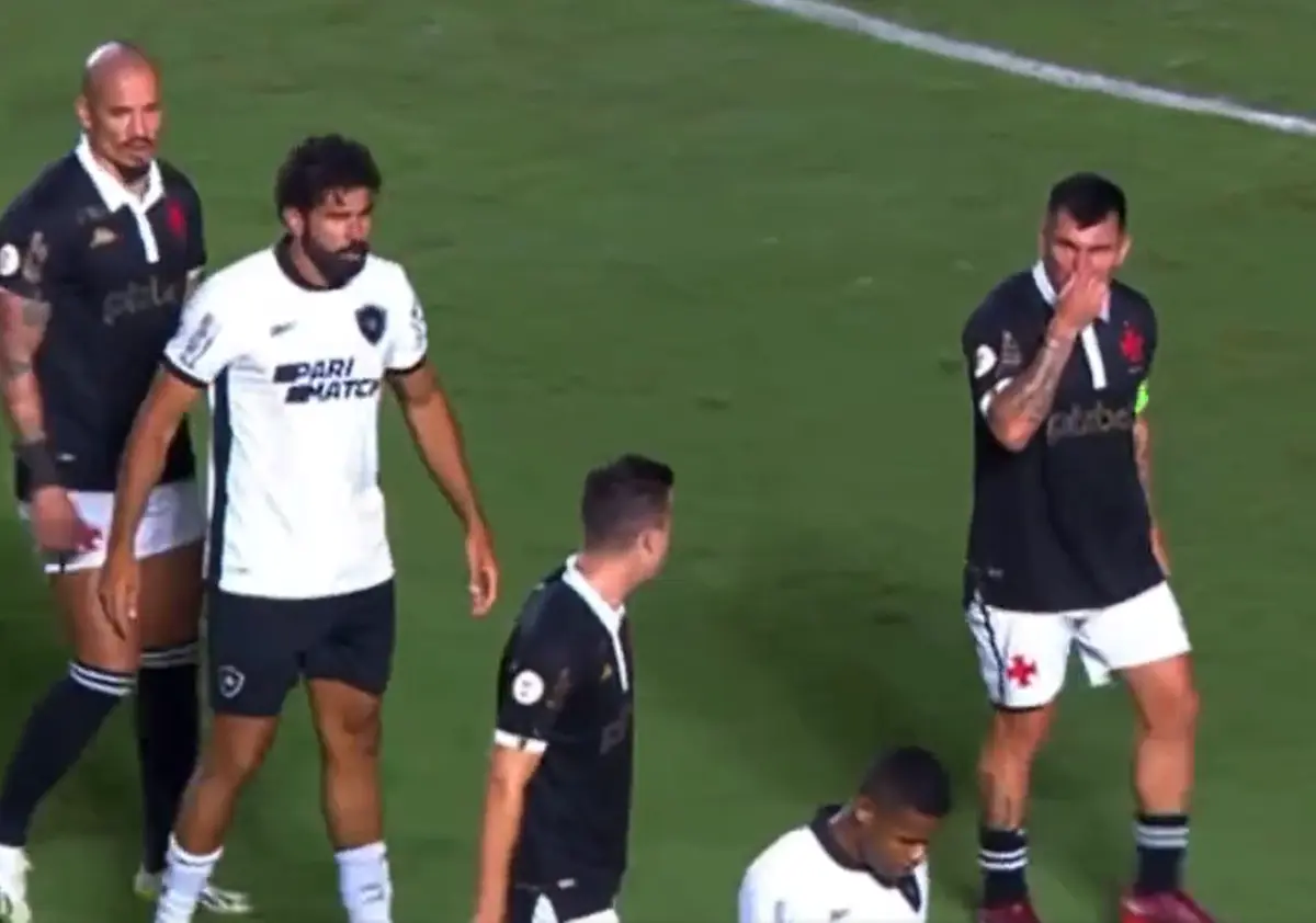 Imagem de contexto do artigo Medel queixou-se do “bafo” de Diego Costa no Vasco da Gama-Botafogo: ora veja