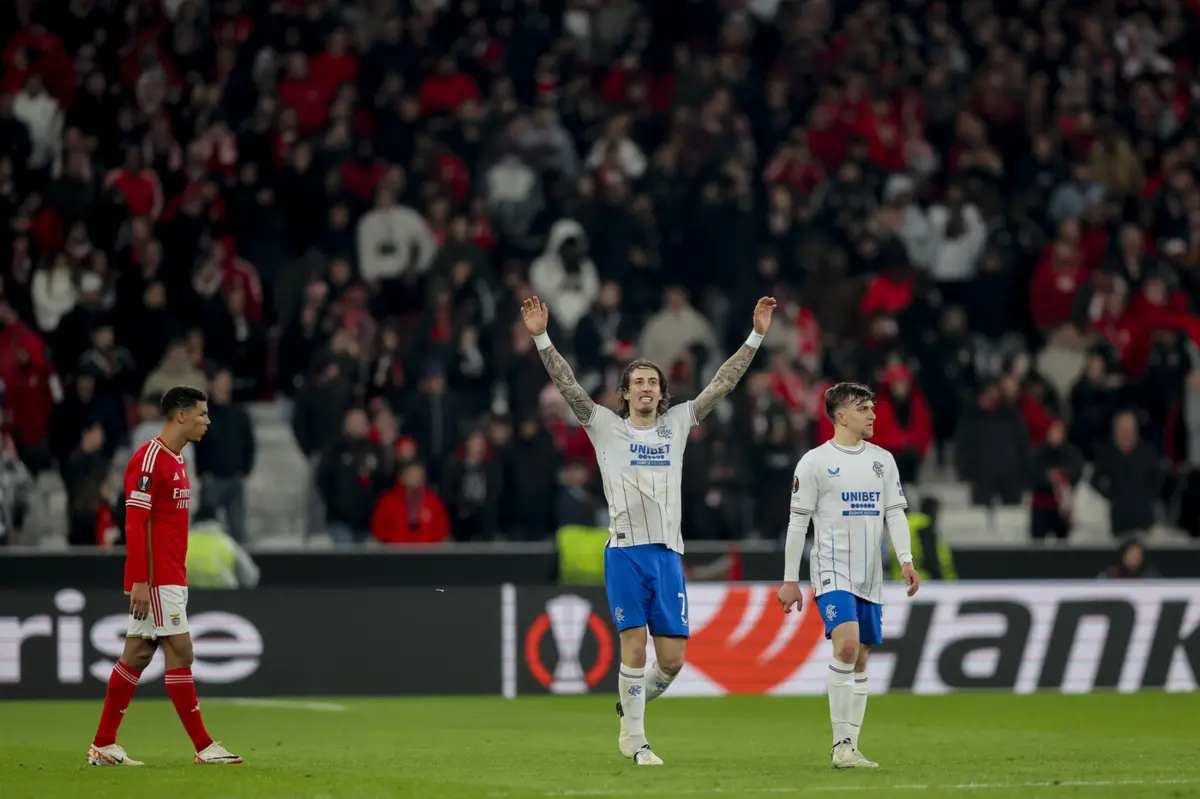 Fábio Silva festeja Golo do Rangers (Gerardo Santos / Global Imagens)