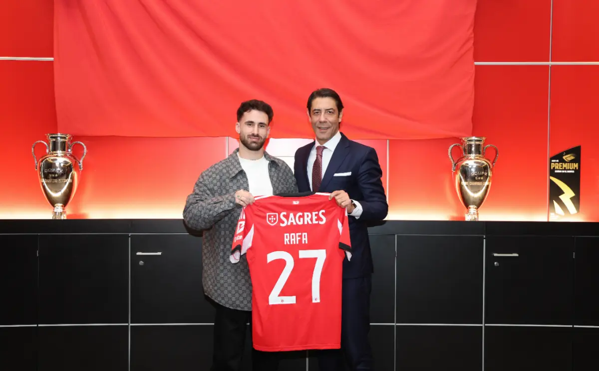 Rafa ao lado de Rui Costa