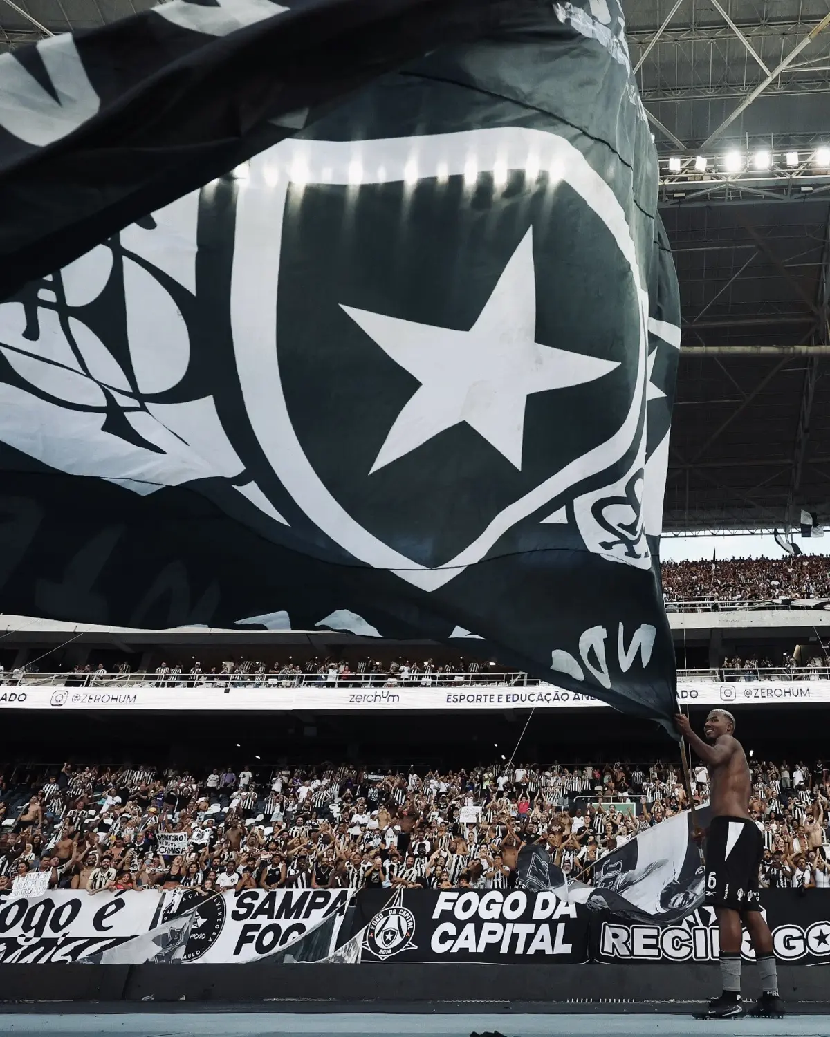 Imagem de contexto do artigo Botafogo impedido pela FIFA de inscrever jogadores durante três janelas de mercado