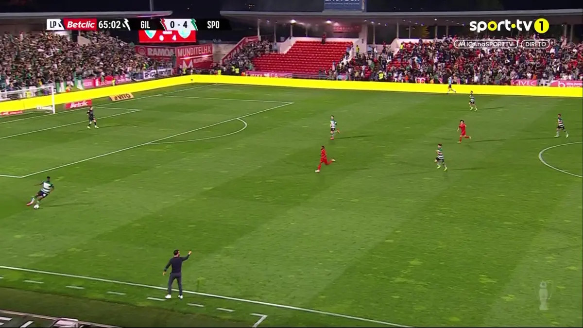 Imagem de contexto do artigo Bancada do Estádio Cidade de Barcelos evacuada por pequeno incêndio