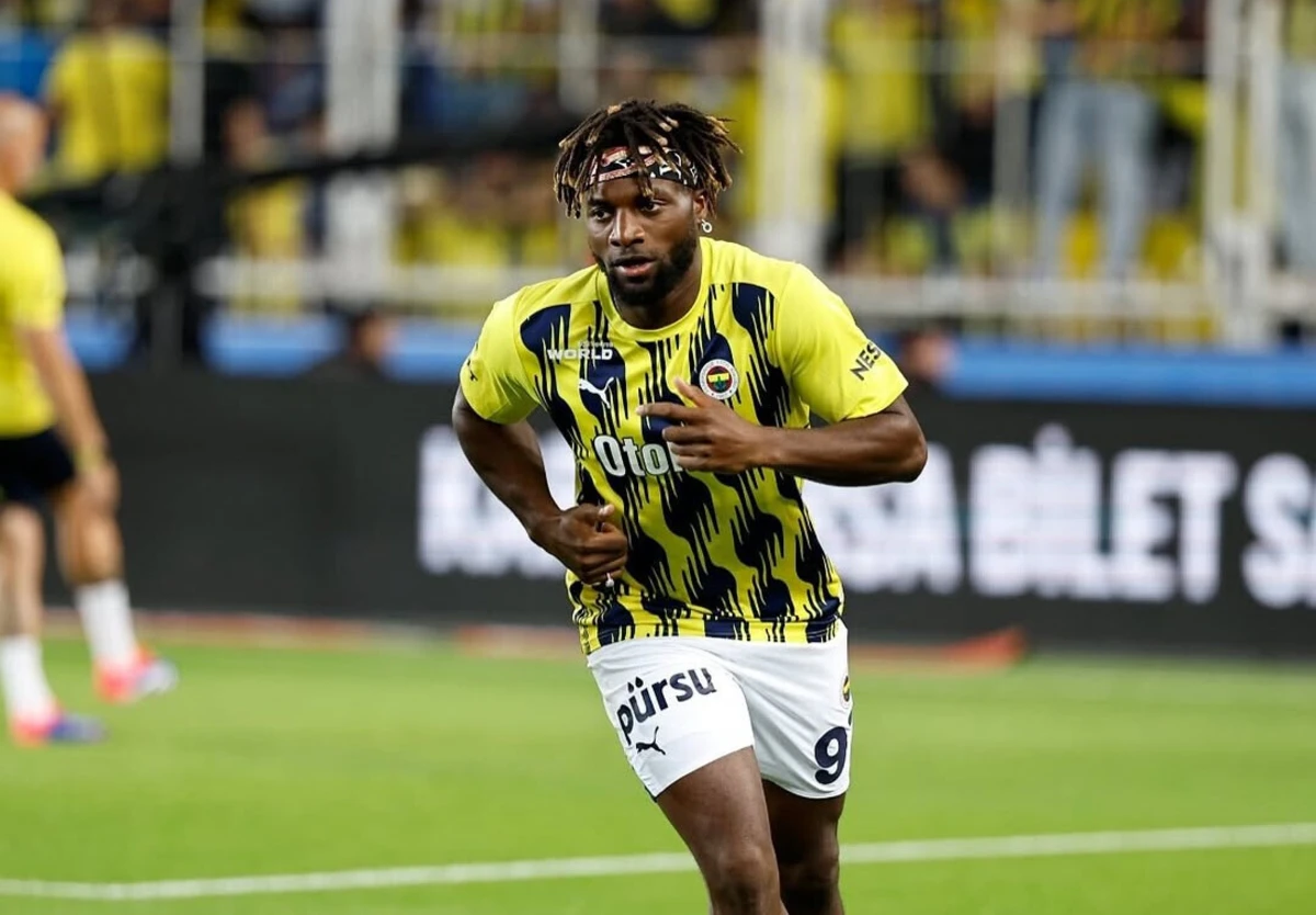 Saint-Maximin (créditos: Instagram)