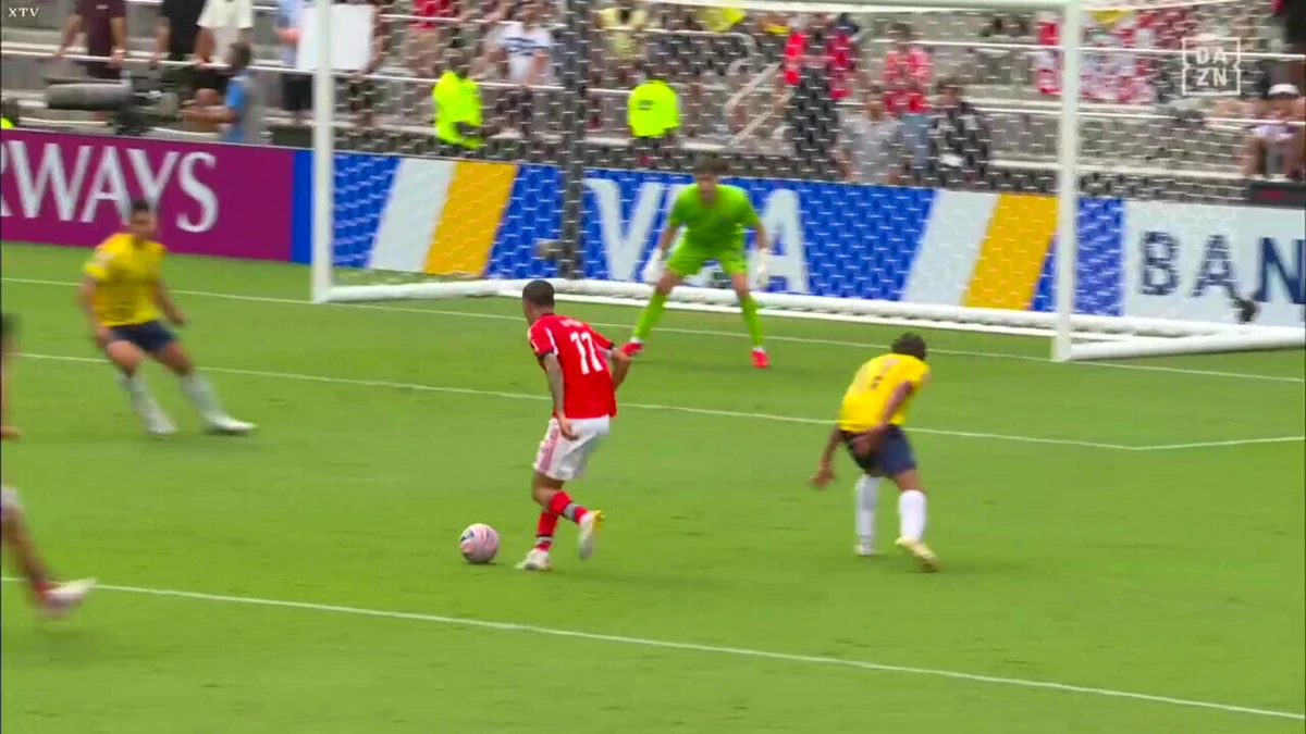 Imagem de contexto do artigo Benfica-Auckland City: Di María bisou e fechou a goleada desta forma