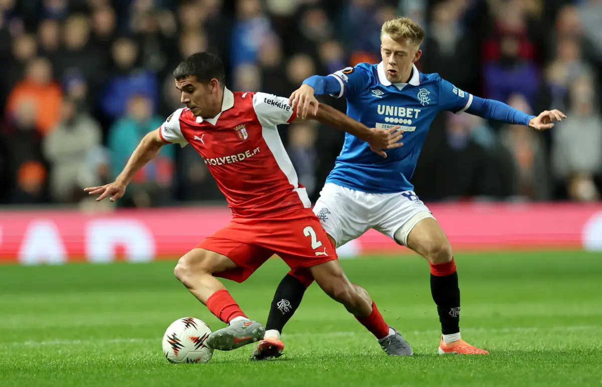 Víctor Gómez no jogo frente ao Rangers, para a Liga Europa