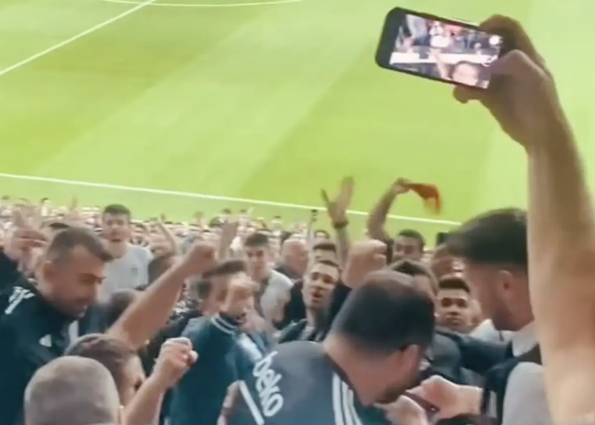 Imagem de contexto do artigo Adeptos vão à loucura com presença de Quaresma em jogo do Besiktas. Ora veja