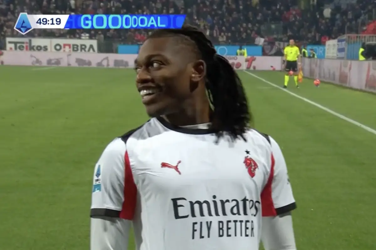 Imagem de contexto do artigo Rafael Leão deu a vitória ao Milan em Cagliari com este golo. Ora veja