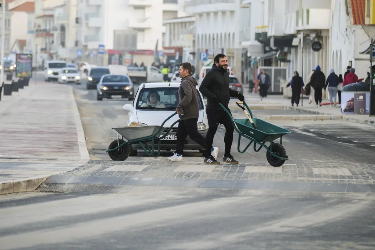 População ajuda nos trabalhos após estragos causados pelo mau tempo