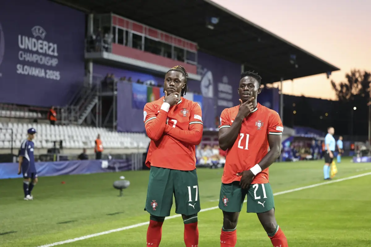 Quenda e Roger Fernandes (Créditos: FPF)