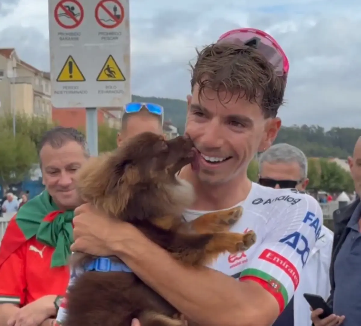 Imagem de contexto do artigo Ivo Oliveira matou saudades do cão antes do arranque da 16.ª etapa da Vuelta