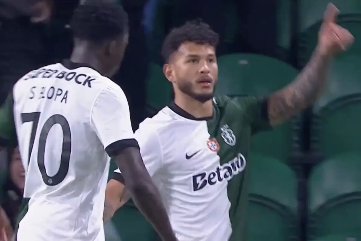 Imagem de contexto do artigo Luis Suárez aumenta vantagem do Sporting frente ao Marinhense. Ora veja
