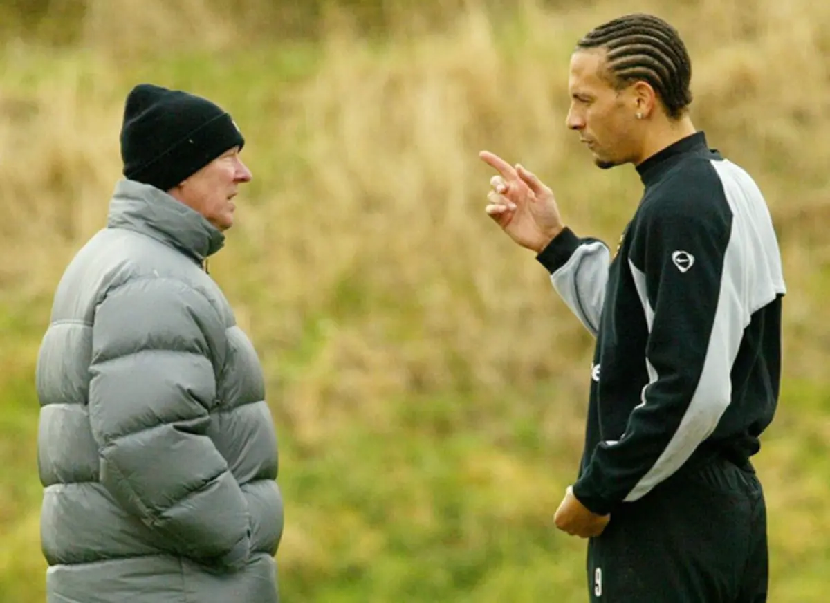Alex Ferguson e Rio Ferdinand, em 2004 (créditos: arquivo)
