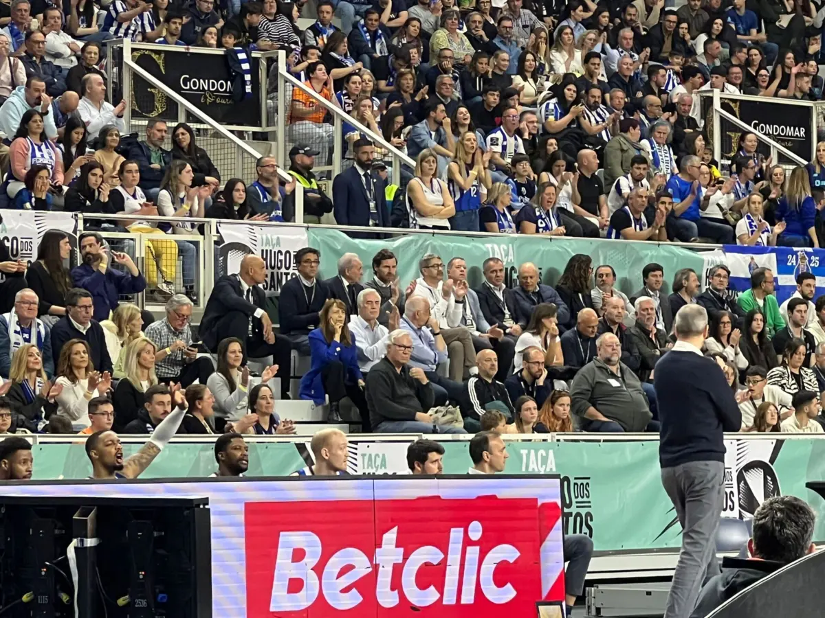 Imagem de contexto do artigo Villas-Boas assiste ao Benfica-FC Porto na Taça Hugo dos Santos