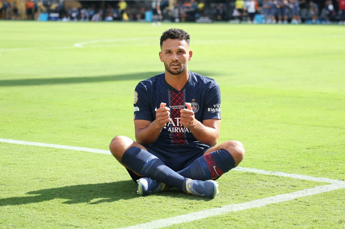 Gonçalo Ramos homenageia Diogo Jota (créditos: AFP)