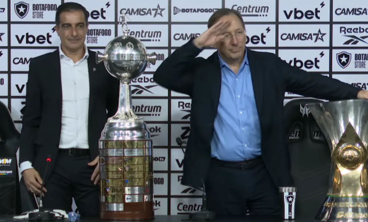 Imagem de contexto do artigo John Textor: "Renato Paiva não é só o 'chosen one', é o maluco que diz que vai fazer melhor"