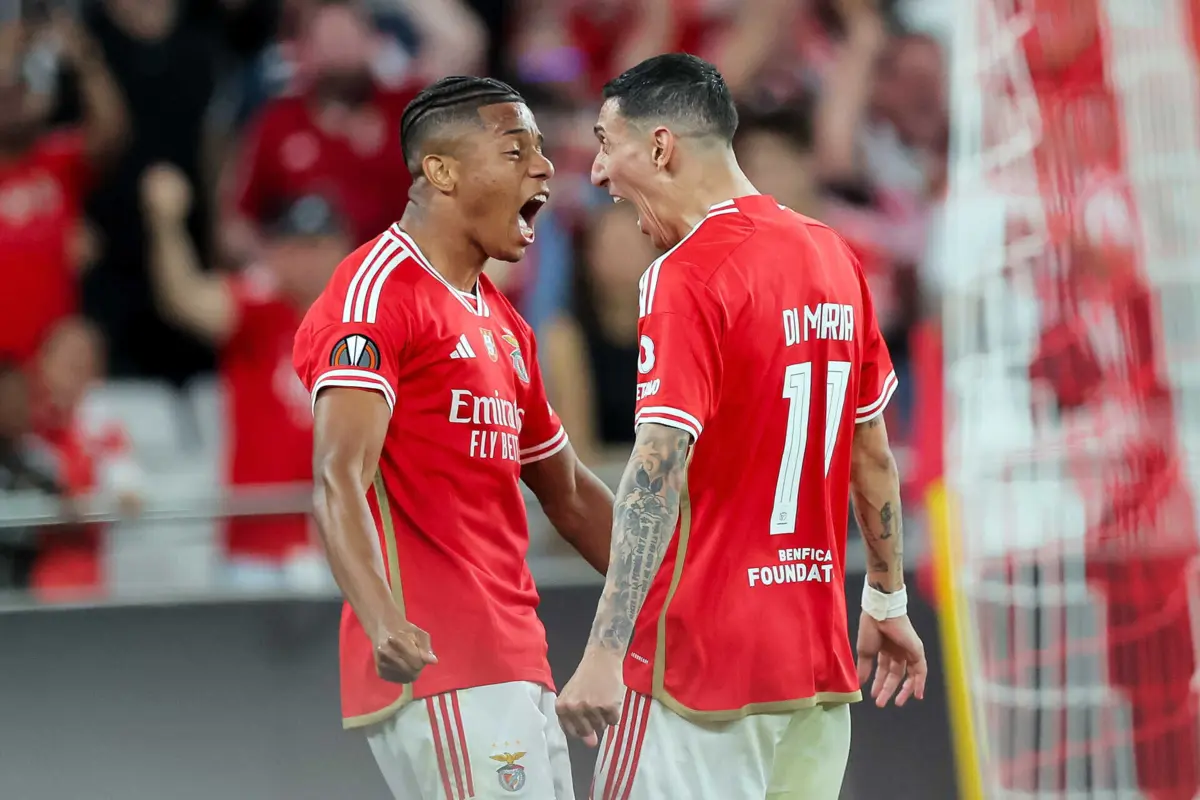 Ángel Di María e David Neres (Créditos: Gerardo Santos / Global Imagens)