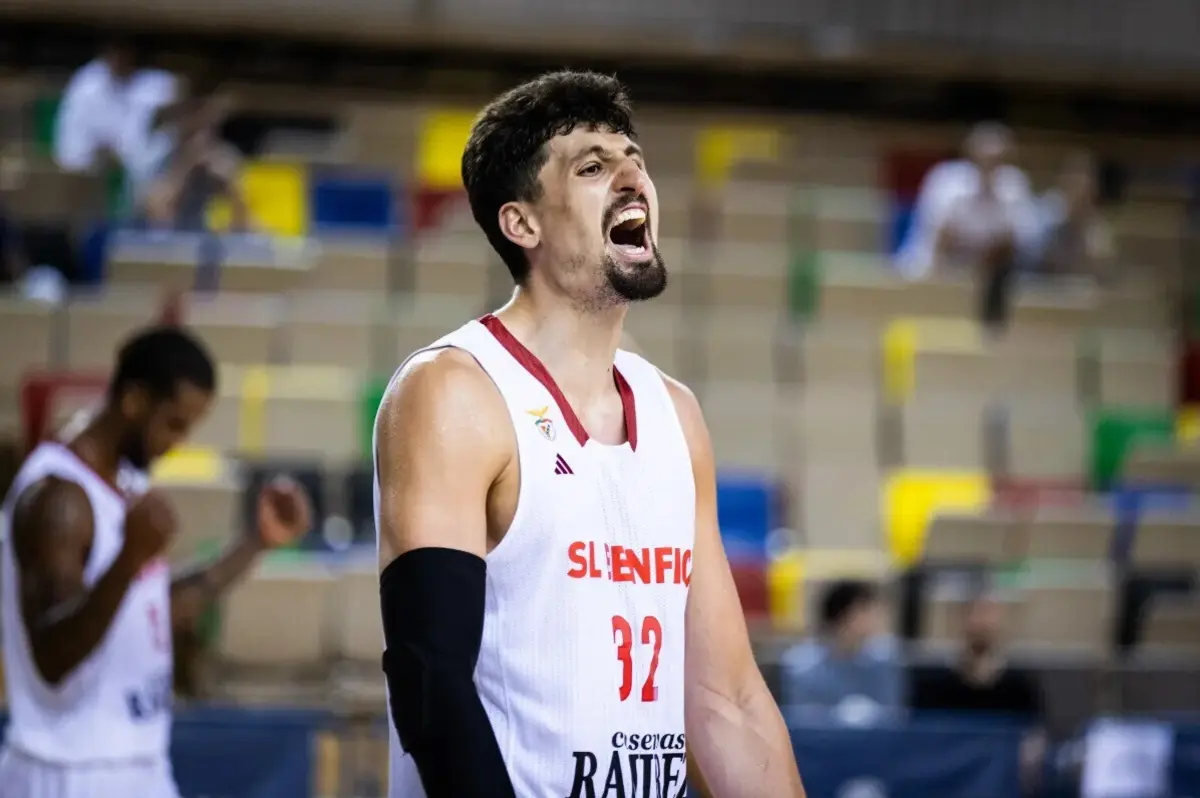 Nico Carvacho (créditos: FIBA)
