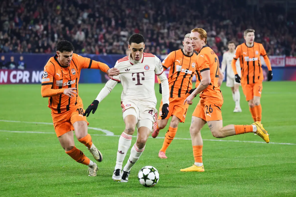 Imagem de contexto do artigo Bayern goleia o Shakhtar com Raphael Guerreiro em campo. Veja o resumo